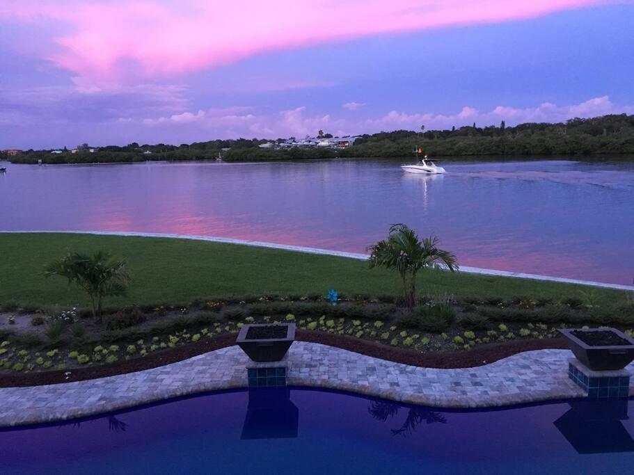 Guest Suite - Waterfront -Pool & Hot Tub- Walk To Beach Clearwater Beach Luaran gambar