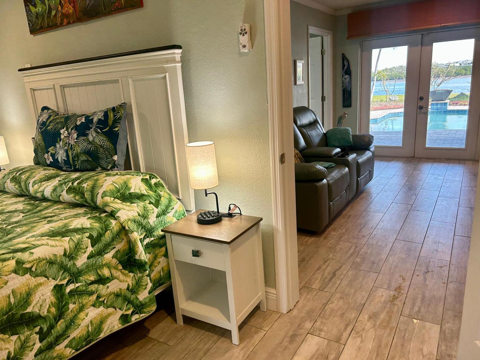 Guest Suite - Waterfront -Pool & Hot Tub- Walk To Beach Clearwater Beach Luaran gambar